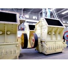 在砂石緊缺的非常時(shí)期，小型碎沙機(jī)發(fā)揮大作用