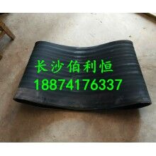 專業(yè)供應(yīng)攪拌機(jī)配件，中聯(lián)攪拌機(jī)配件，中聯(lián)HZS120P型下料斗膠桶